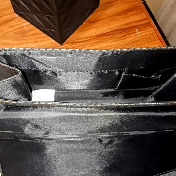 BRAND NEW ORIFLAME PURSE - Picture 6 of 8